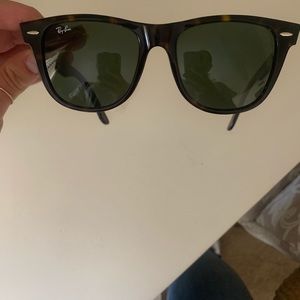 Ray-Ban Accessories - Ray-Ban Wayferer II Classic in Tortoise Ray-Ban Accessories - Ray-Ban Wayferer II Classic in Tortoise